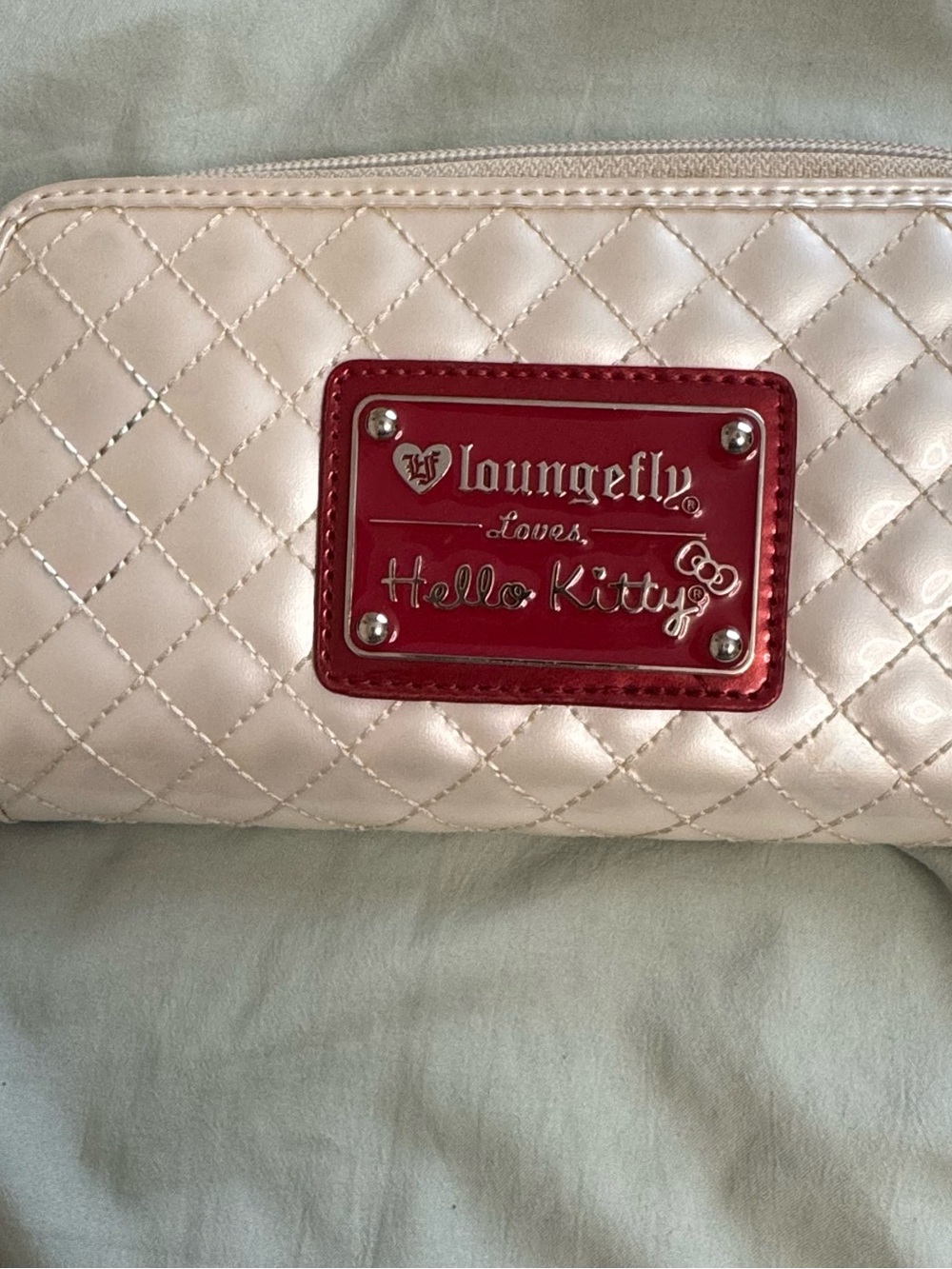 HelloKitty LoungeflySet Quilted Purse & Wallet Set with Red Logo Plaque - Picture 5 of 16